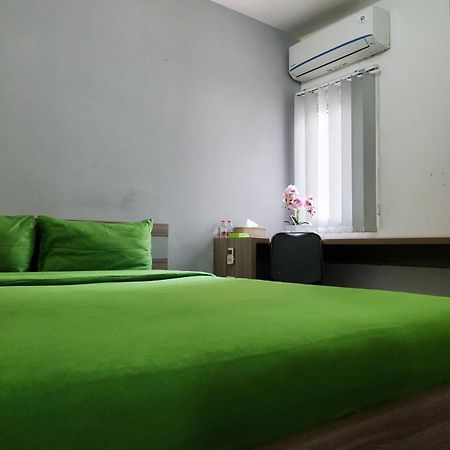 Barata Hotel Near Bandara Soekarno Hatta Tangerang Exterior photo